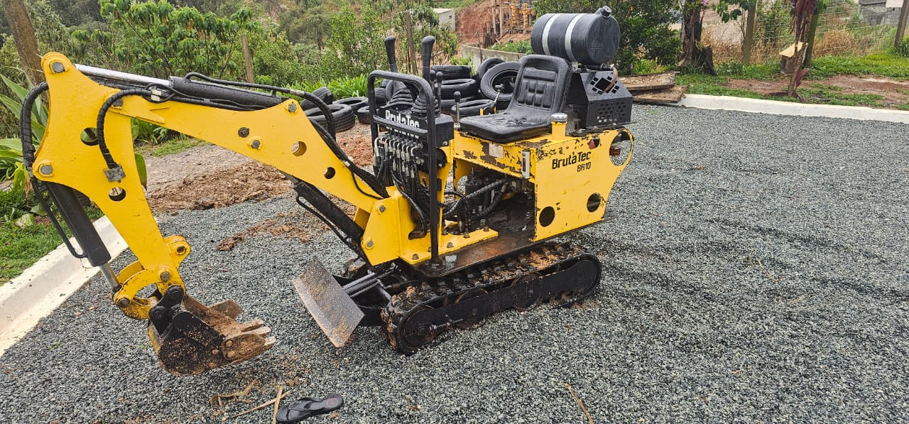 Mini escavadeira - execução